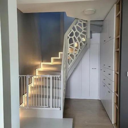 Penthouse Z Widokiem Na Sniezke I Prywatnym Parkingiem - By Spaceapart *