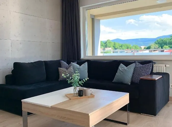 Penthouse Z Widokiem Na Sniezke I Prywatnym Parkingiem - By Spaceapart * Jelenia Góra