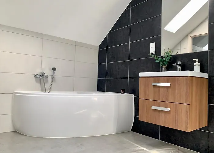 Penthouse Z Widokiem Na Sniezke I Prywatnym Parkingiem - By Spaceapart * Jelenia Góra